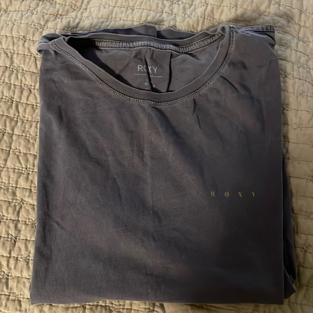 Roxy tshirt